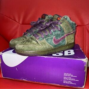 Nike sb skunk size 7.5